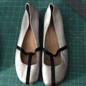 Taryn rose silver flats